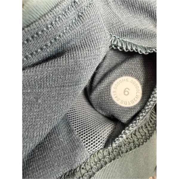 Lululemon Energy Bra High Neck Size 6 Linear Spray Dye Deep Ocean Luxtreme - Image 5