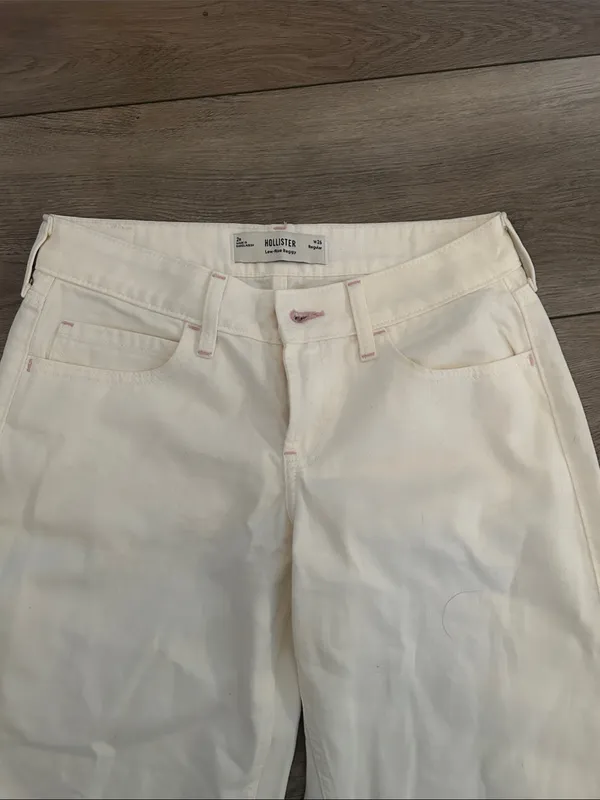 Cutest Womens Hollister Low-Rise Baggy Jeans in White - Image 3