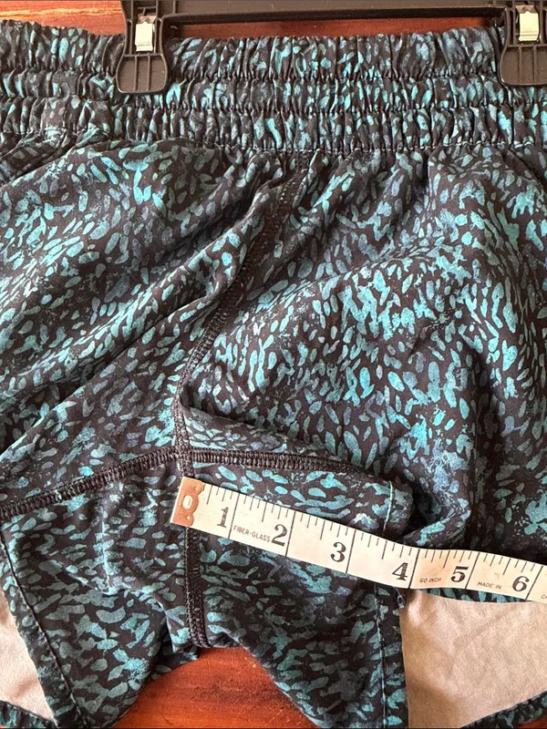 Lululemon shorts Tracker LR Short Animal Print - Image 7