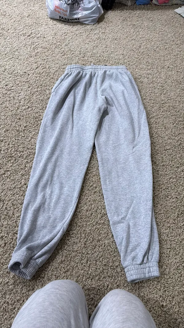 Brandy Melville Sweatpants - Image 5