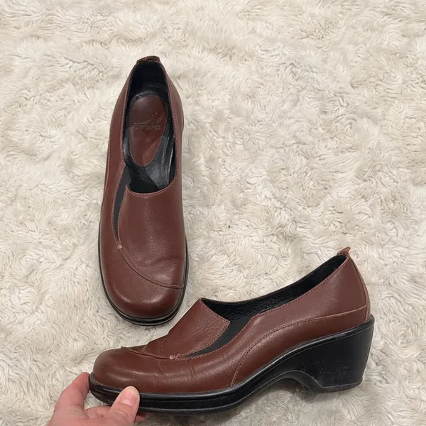 Dansko brown leather slip-on comfort shoes or clogs Woman's Size 37‎ or 6.5 - 7 - Image 2