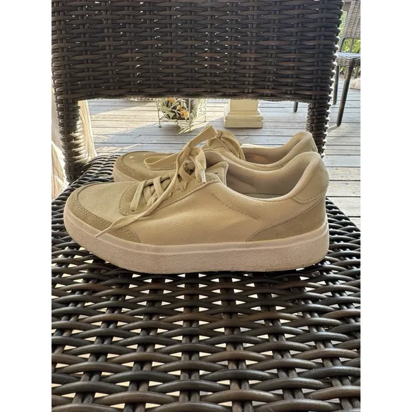 Kizik Prague model Size Women 7.5 Men 6 Beige Sneaker Tennis Shoe - Image 3