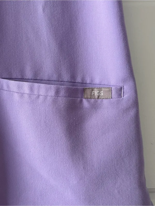 FIGS Casma 3-pocket Scrub Top, XS, Lavender - Image 2