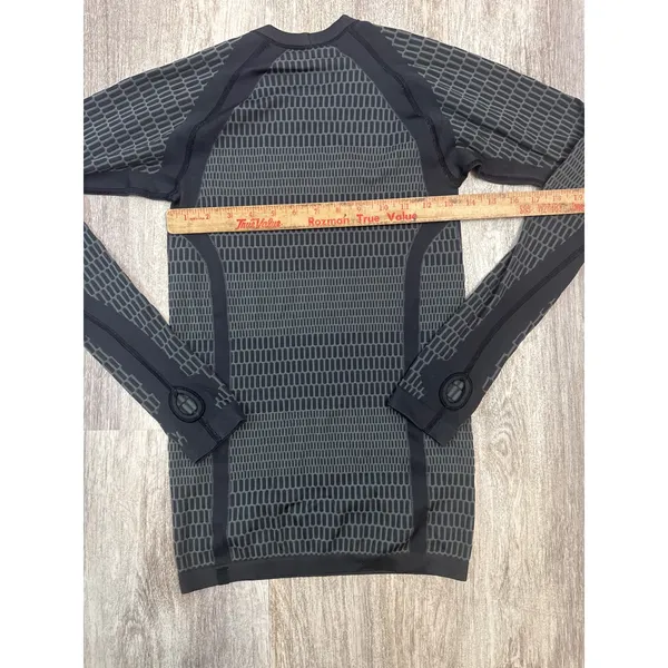 Lululemon Lululemon About That Base Long Sleeve Black / Slate Thumbhole Size 4 - Image 7