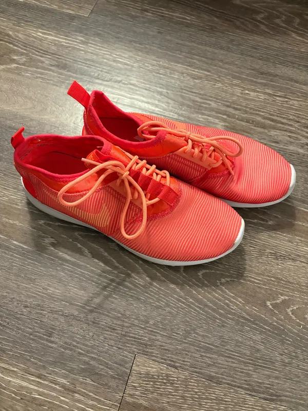 NWOT Nike Women's Juvenate "Atomic Pink/Bright Crimson" sneakers. Size 8.5 - Image 2