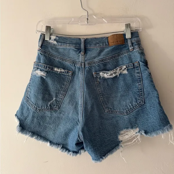 American Eagle Highest Rise 90’s Boyfriend‎ Distressed Shorts - Image 3