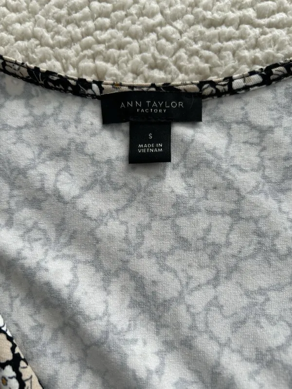 Ann Taylor Faux Wrap Surplice Sleeveless Jersey Blouse Tan Floral Sz S - Image 4
