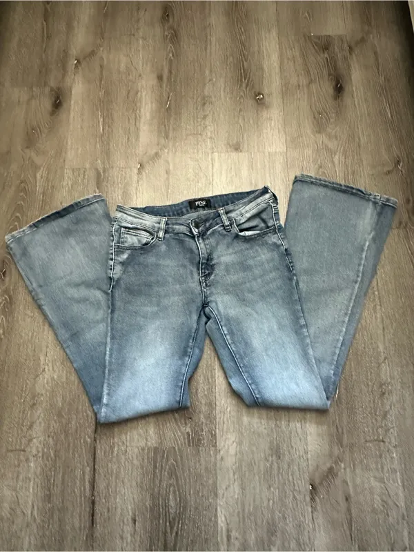 High-Rise Light Blue Flare Jeans - Women size 9 - Image 6