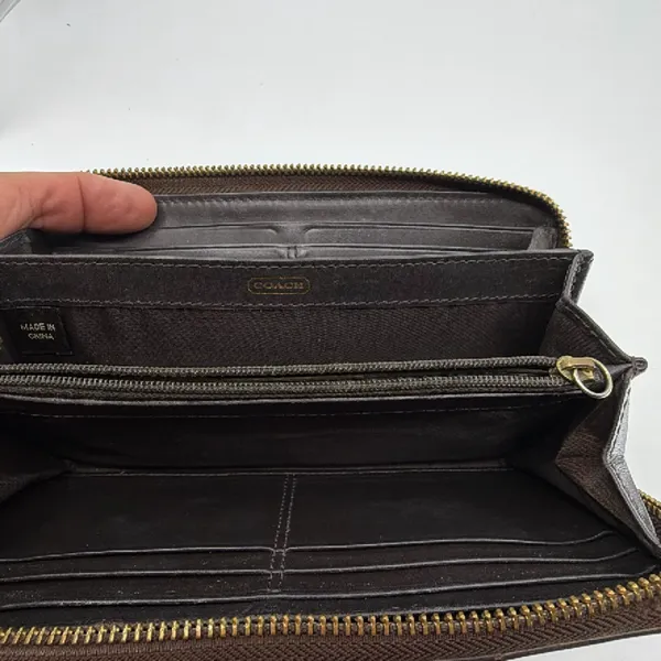 Coach Brown Croc Embossed Leather Zip Wallet - Image 4