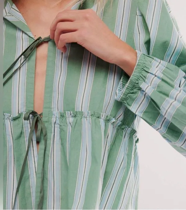 NEW Free People Brunch Babe Blouse Sz M - Image 3