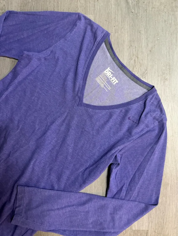 Nike long sleeve tee - Image 6