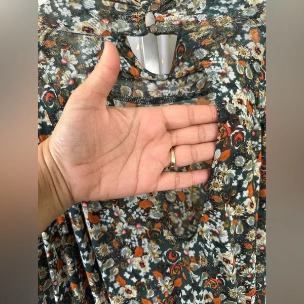 Free People All Dolled Up Mesh Floral Sheer Cropped Front Insert Lining Blouse M - Image 7