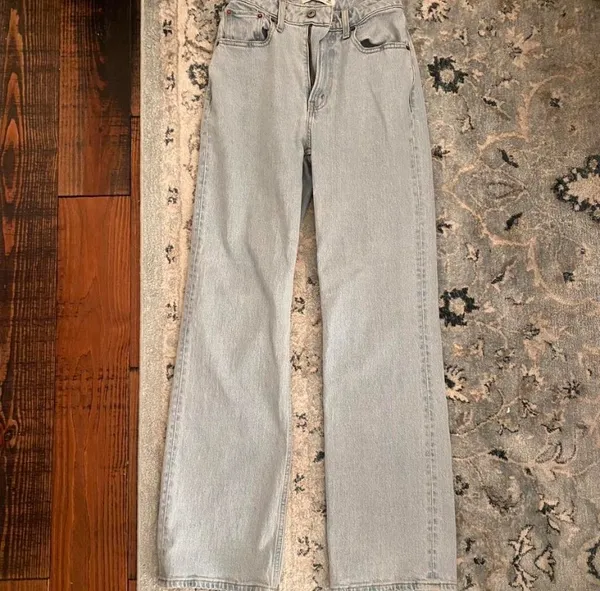 Abercrombie Curve Love 90s relaxed jean - Image 2