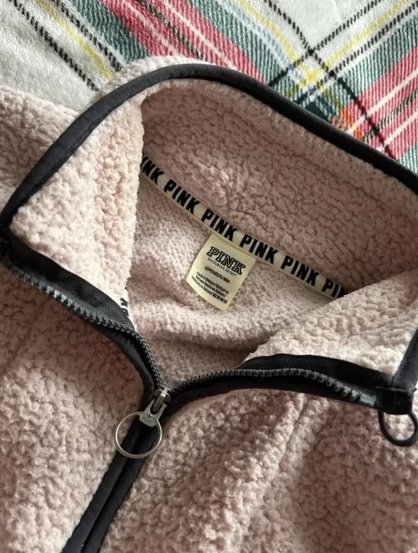 vs pink sherpa sweater - Image 2