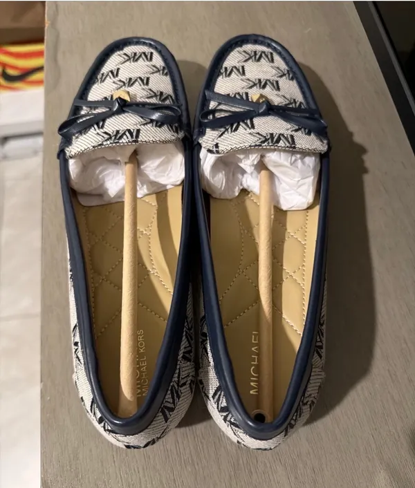 NWT Michael Kors Juliette MOC Loafers NAVY Leather Women Size 7 - Image 3