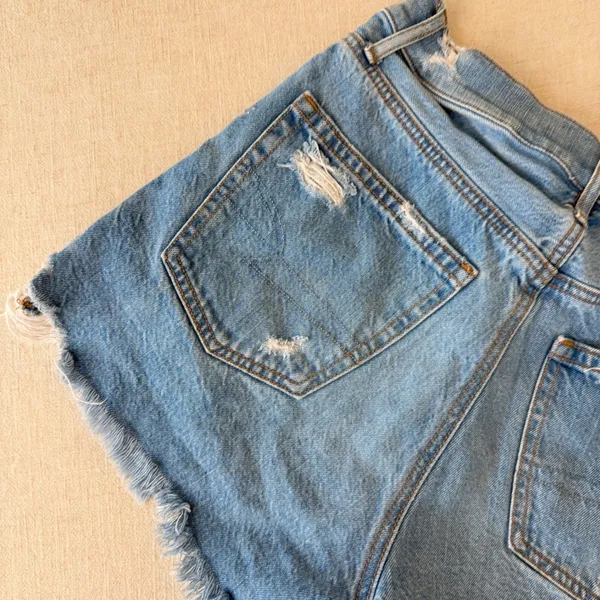 American Eagle Highest Rise 90s Boyfriend Cutoff Shorts Light Wash Distressed 4 - Image 8