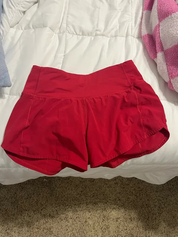 Lululemon Hotty Shorts 2.5 long - Image 4