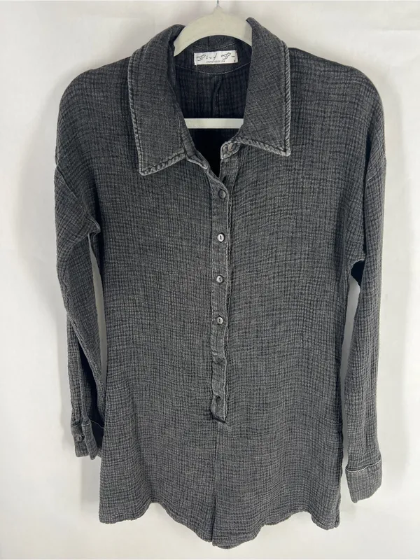 Bird Bee Textured Gauze Romper Charcoal Black Long Sleeve Button Front Size M - Image 2