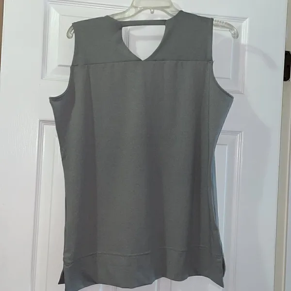 Helly Hansen Gray Malla Sleeveless Top, NWT - Image 4