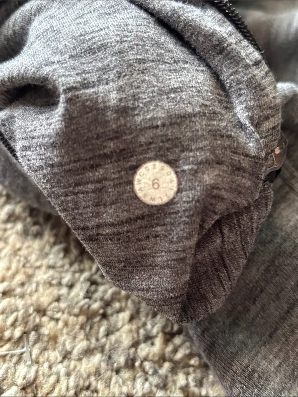 Lululemon Free To Roam Jogger 28" size 6 - Image 6