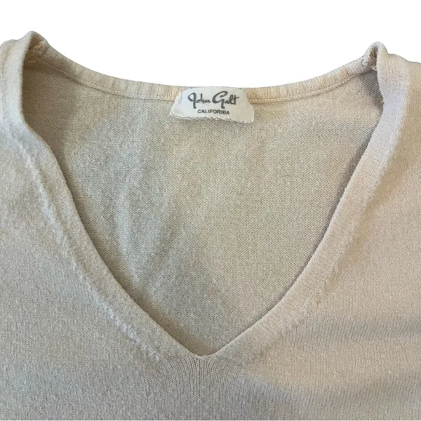 Brandy Melville John Galt Cream Cropped Top Knit VNeck Minimalist Preppy Sz XS-S - Image 3