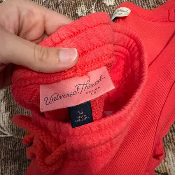 Universal Threads Vibrant Coral Set - Image 3