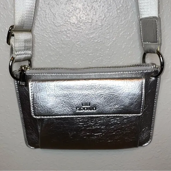 Lili Sidonio x Molly Bracken Metallic Silver‎ Crossbody Bag - Image 2