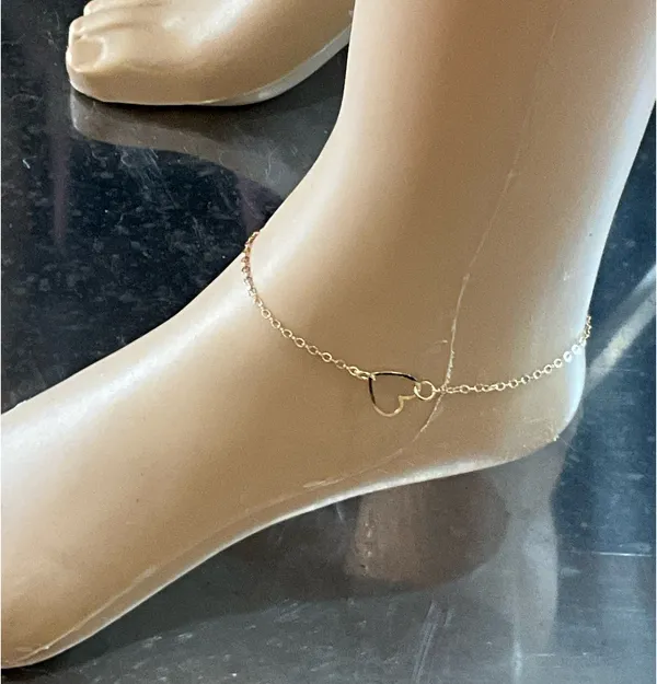Elegant Gold Heart Charm Anklet - Image 4