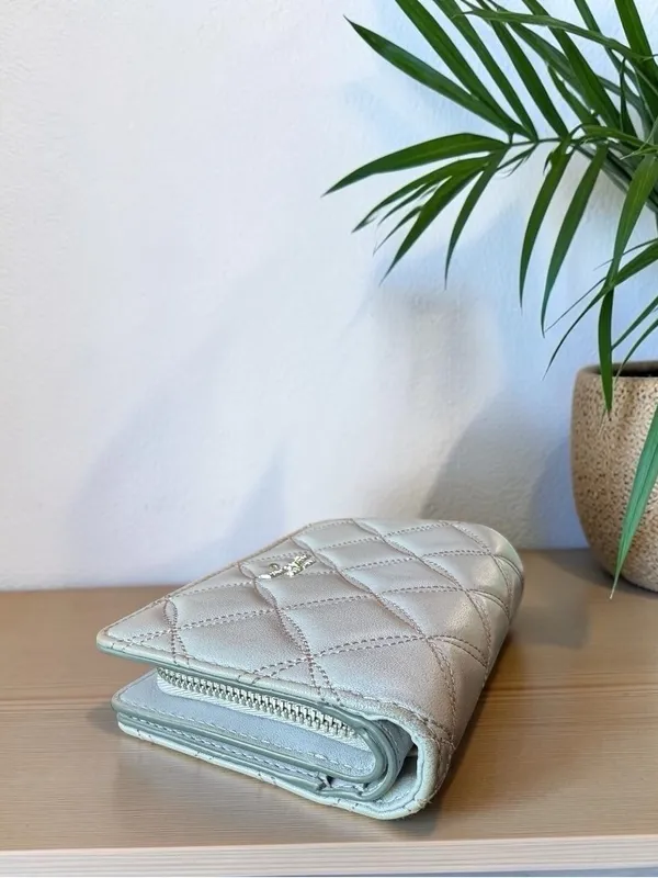 Kate Spade New York Gray Quilted Zip Around Wallet Bifold Organizer - Image 4