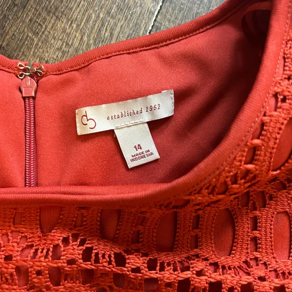 db established 1962 Orange Eyelet Lace‎ Bell Sleeve Shift Dress Size 14 Rust - Image 4