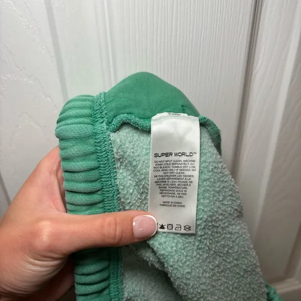 Aritzia Superworld Green Sweatpants - Image 9