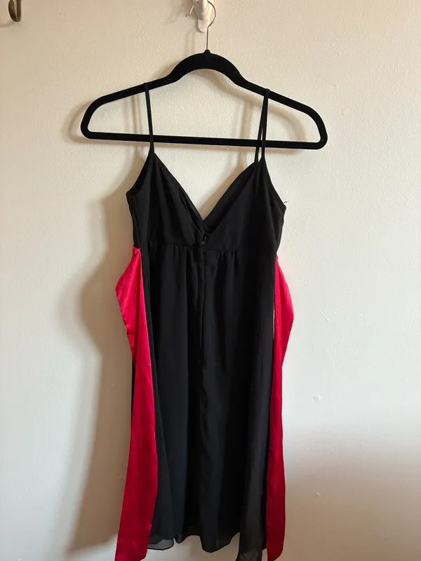 Christmas Dress! Red and black - Image 4
