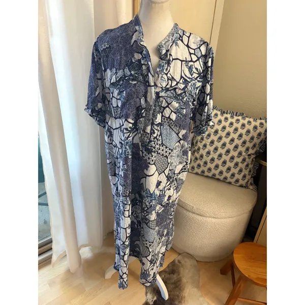 Johnny Was Moonlight Deana Floral-Print Midi Shirtdress Size Large - Image 2