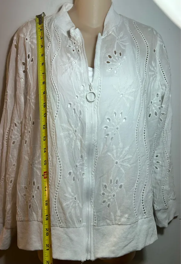 Elegant women's set. Size L. $35. White Size L - Image 3