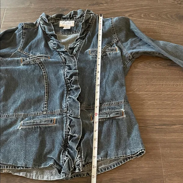 Vintage Wrangler Blues Denim Jacket w/ Snape Closure & Ruffle Detail,Size Medium - Image 4