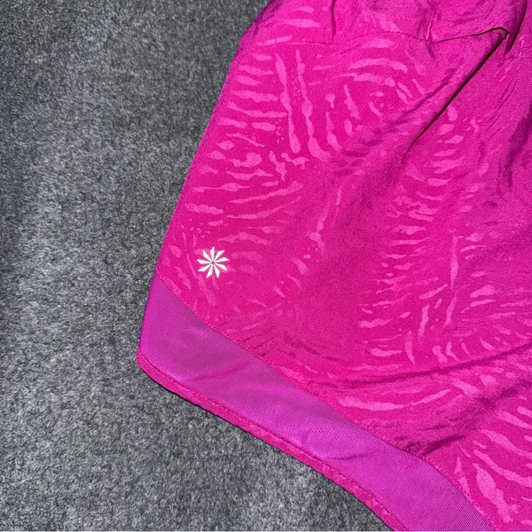 Athleta Printed Mesh Racer Run Shorts Electric Fuchsia Pink 4” Inseam Women’s XS - Image 6