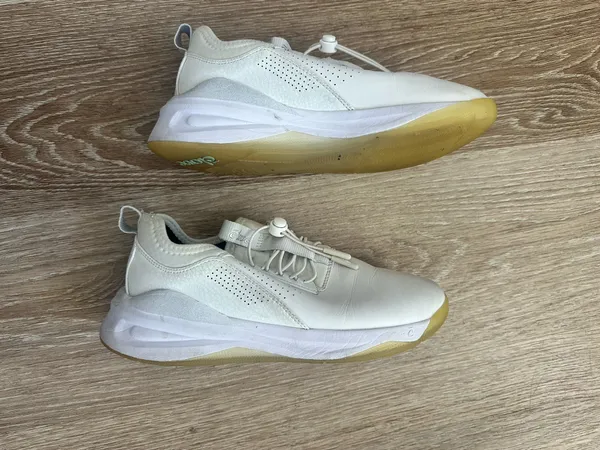 White cloves Size 7.5 - Image 2