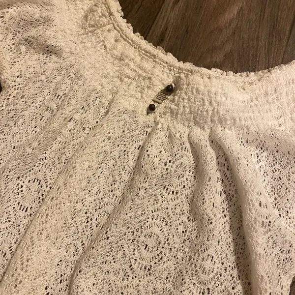 Lucky Brand White Crochet Boho Tunic Top Semi Sheer Short Sleeve Small - Image 4