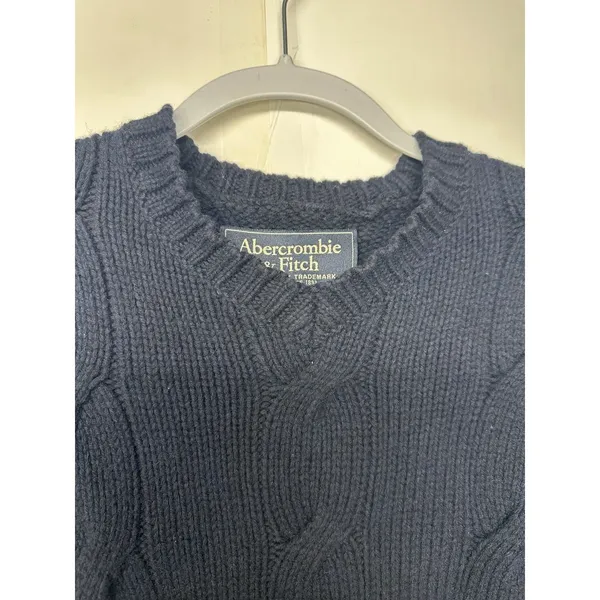 Abercrombie & Fitch Vintage Women’s XL Navy Cable Knit V-neck Sweater - Image 5