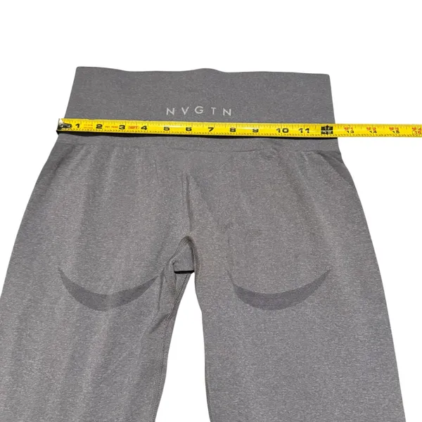 NVGTN Seamless Contour Leggings Light Gray Activewear Compressive Size M - Image 8