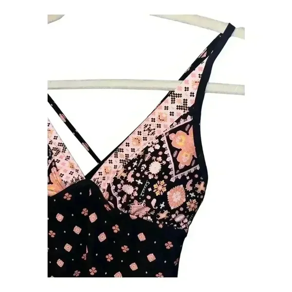 Seafolly Inka Gypsy‎ Black/Pink V-Neck Tankini, Size 6 - Image 5
