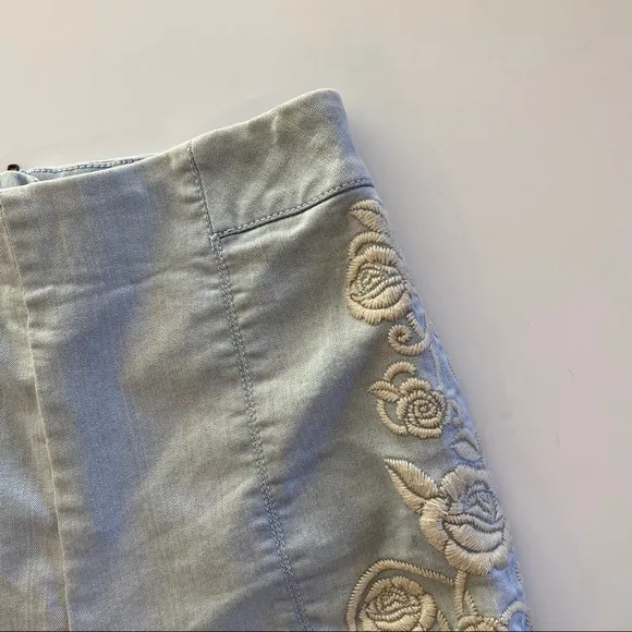 Urban Outfitters Kimchi Blue Embroidered High Waisted Micro‎ Shorts 6 - Image 4