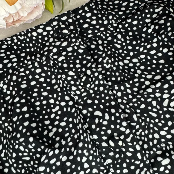Very J NWT Boutique Black and White Polka Dot Tiered Skirt - Image 4