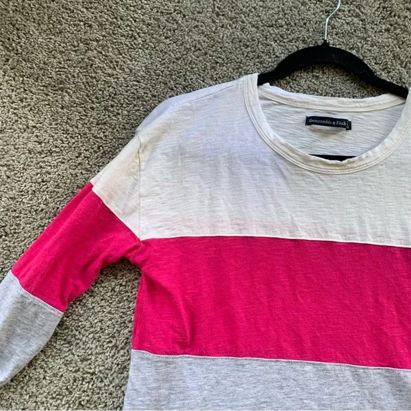 Abercrombie & Fitch White, Pink, and Gray Striped Long Sleeve Size Medium - Image 3