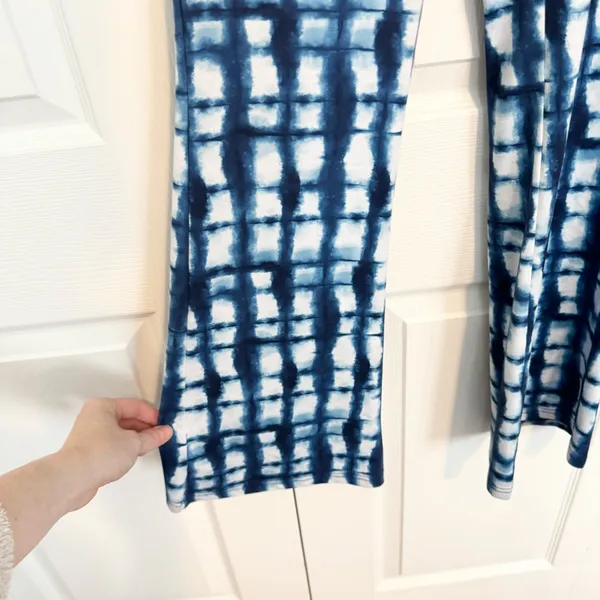 Penn State Nittany Lions Tie Dye Blue and White Flare yoga pants SMALL - Image 3