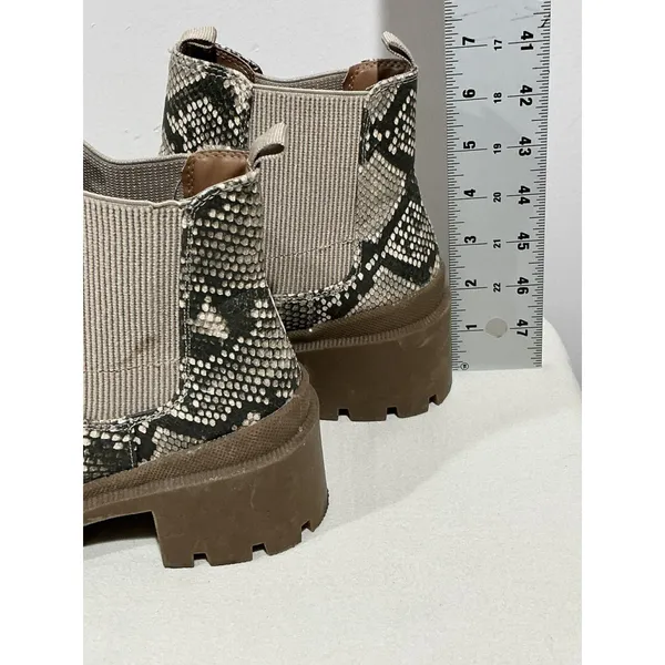 Woman’s Universal Thread Snake Print Y2k Pull On Combat Boots 7.5 Chunky Heel - Image 4