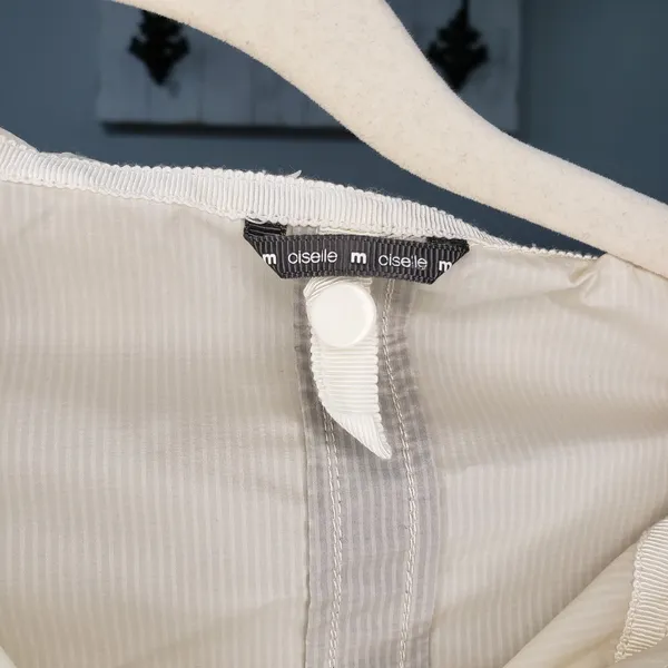 Oiselle Windbreaker Jacket Reflective Running Cream M Lightweight - Image 3