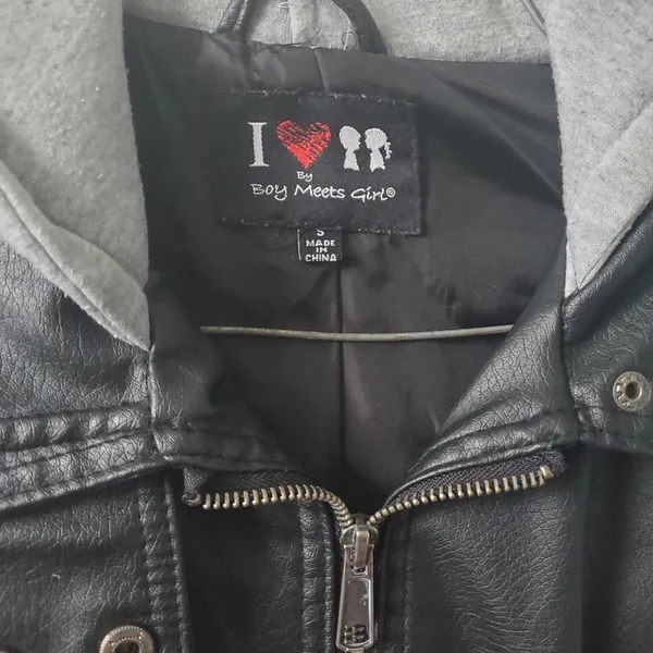 Boy meets girl jacket size small black with gray - Image 2