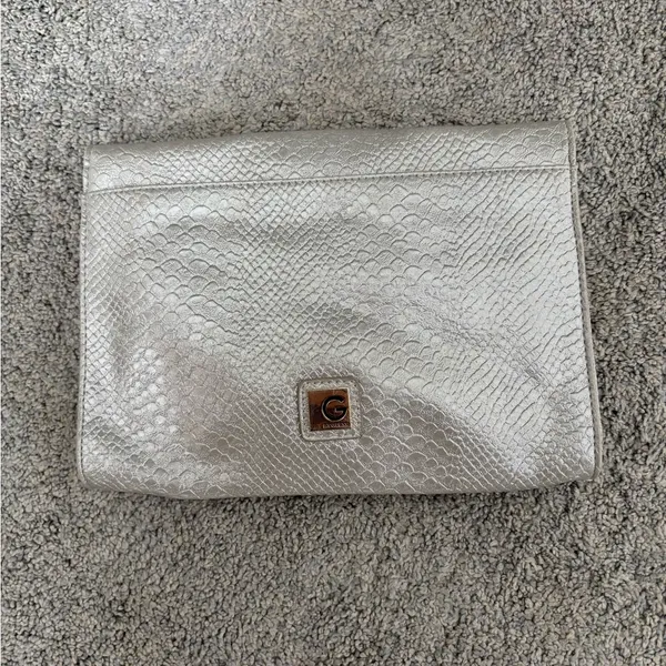 Guess Silver Clutch with Gold Detail and Removable Strap 💜 - Image 2