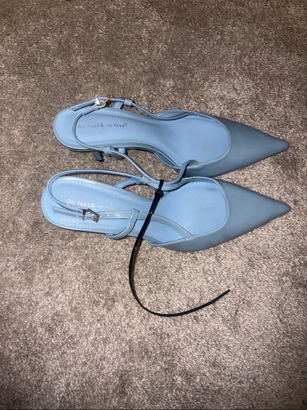 Classic steal Blue Pointed Toe Slingback Heels size 41 new - Image 3